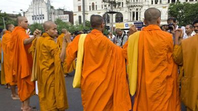  Expulsan a 32 monjes budistas por abuso de drogas en monasterios de Tailandia