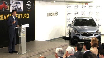 Rajoy en un acto celebrado en la planta de Opel en Figueruelas (Zaragoza)