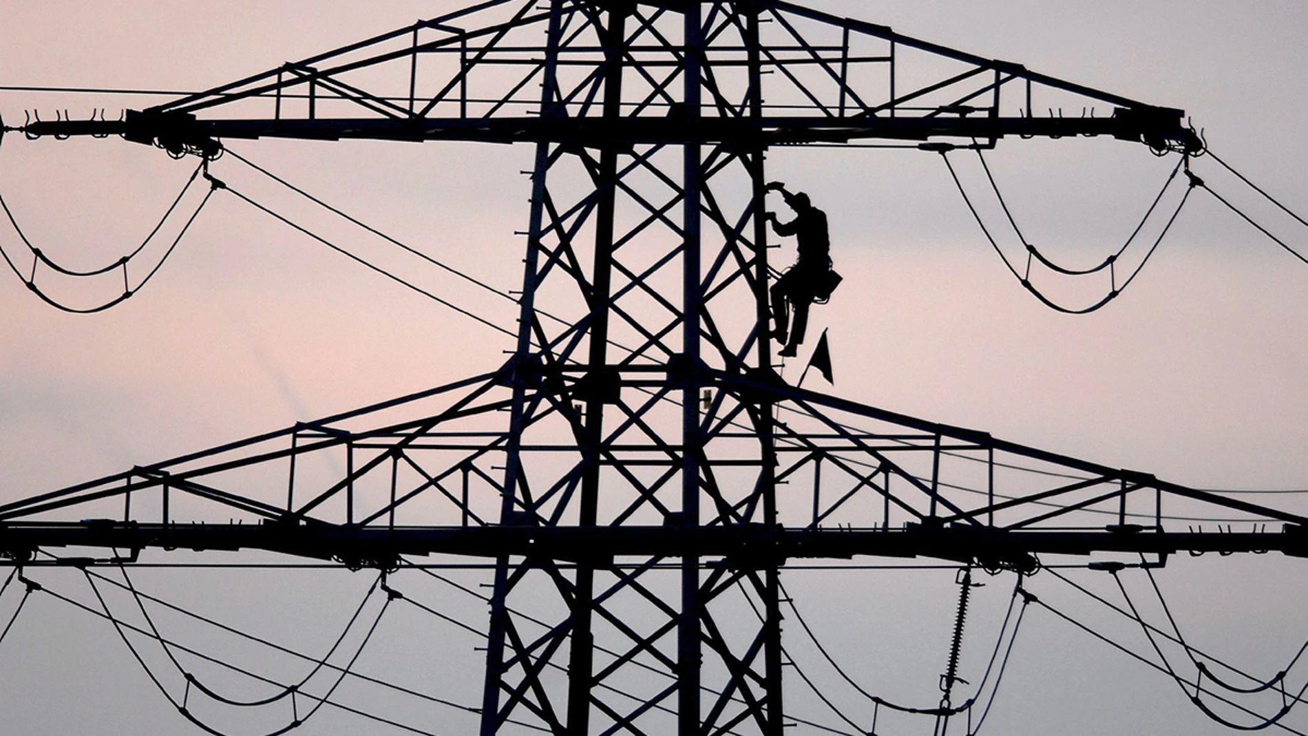 Pequeños comercios y renovables, principales afectados por la nueva subida de la luz Pequeños comercios y renovables, principales afectados por la nueva subida de la luz