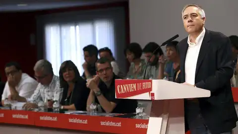 PSC garantiza que votará lo mismo en Cataluña y en España PSC garantiza que votará lo mismo en Cataluña y en España