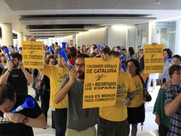 Protesta de funcionarios en la Ciudad de la Justicia