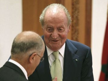 El rey Juan Carlos junto al alcalde de Rabat, Fathallah Oualalou 