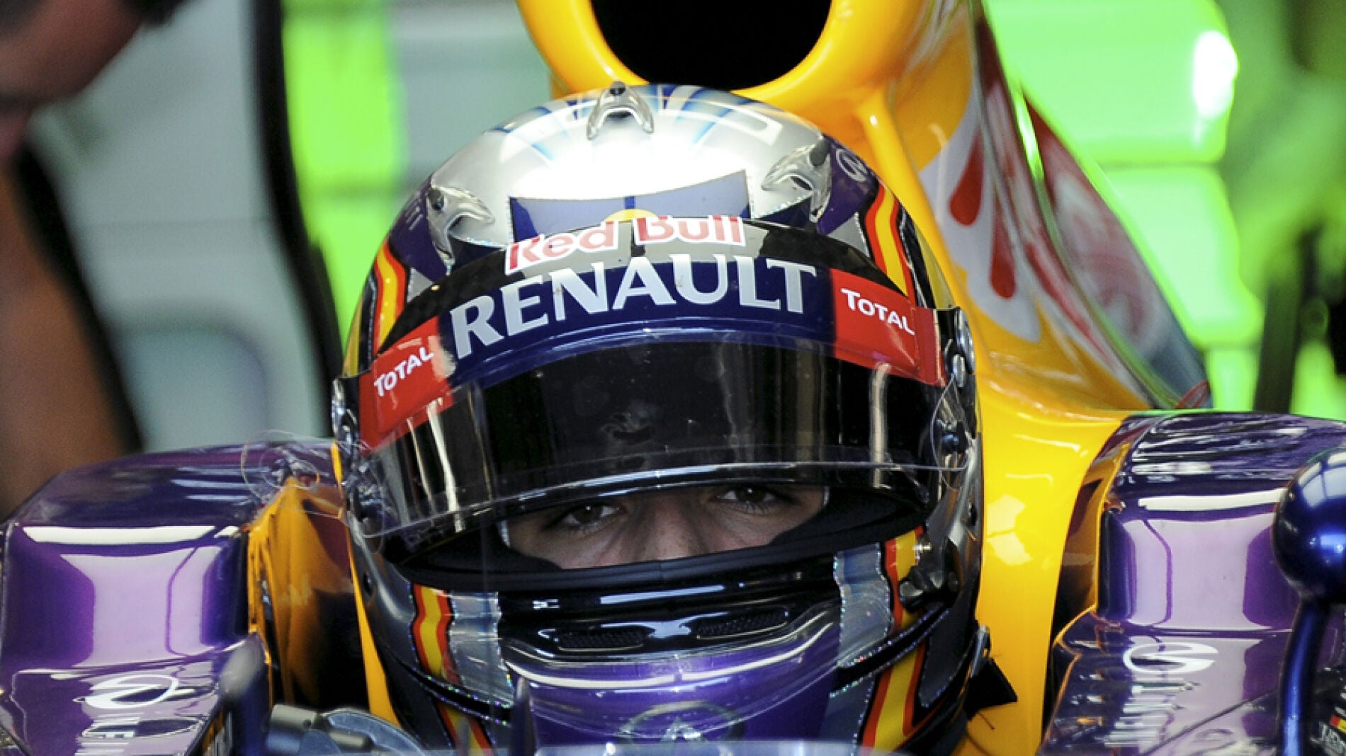 Sainz Jr. por primera vez en el RB9.