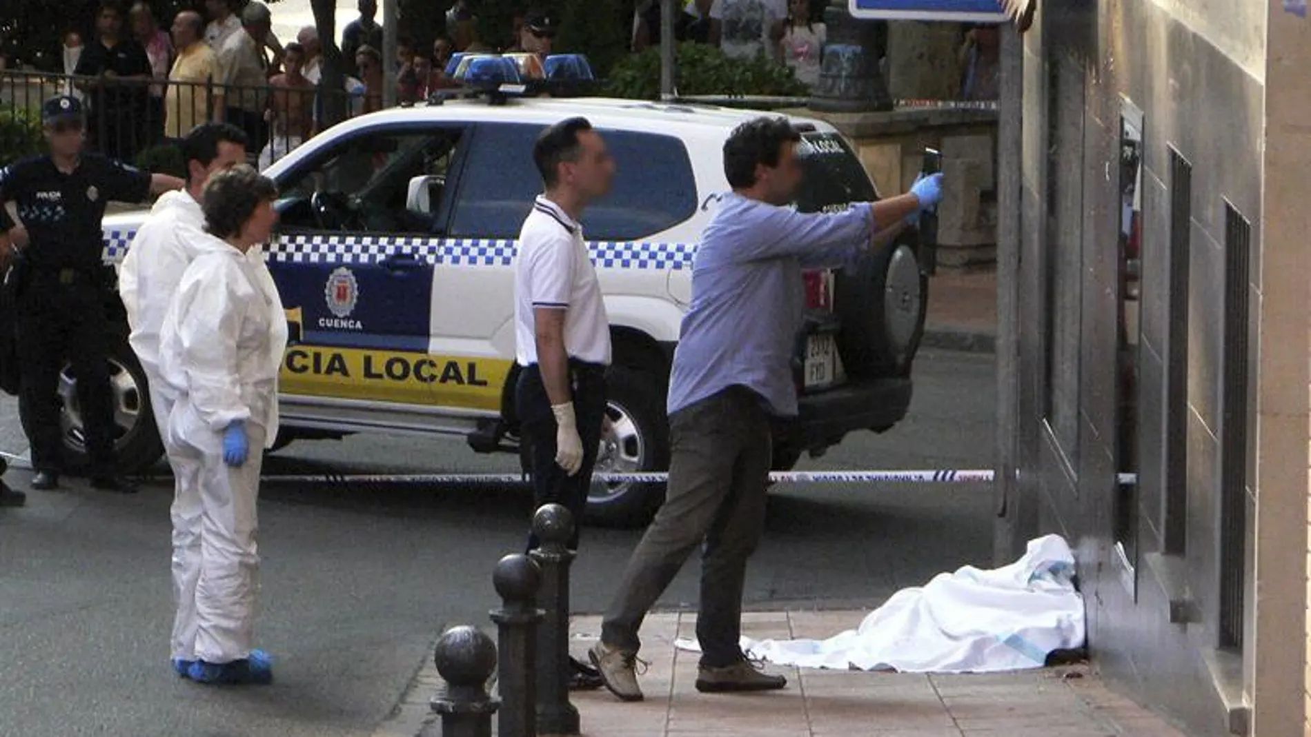 El cuerpo de un hombre tiroteado El cuerpo de un hombre tiroteado