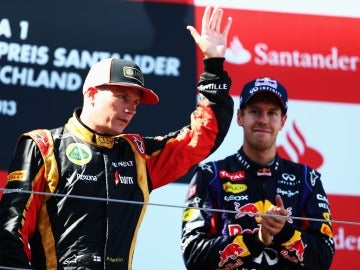 Raikkonen, junto a Vettel en el podio de Alemania