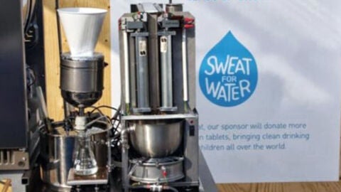 Unicef presenta una m&aacute;quina que convierte el sudor en agua potable