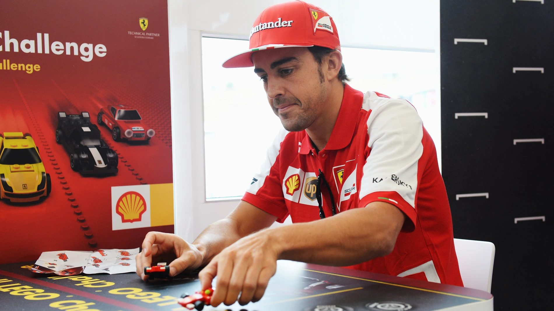Fernando Alonso en un acto promocional en Hungría