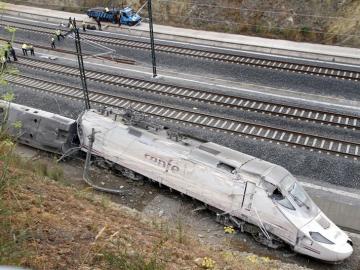 La cabeza del tren accidentado La cabeza del tren accidentado