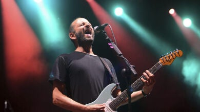 Afluencia masiva y éxito de 'Two Door Cinema Club' en la primera noche de Low Cost