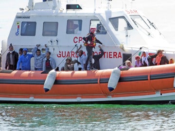 Un barco rescata a 92 inmigrantes en Lampedusa