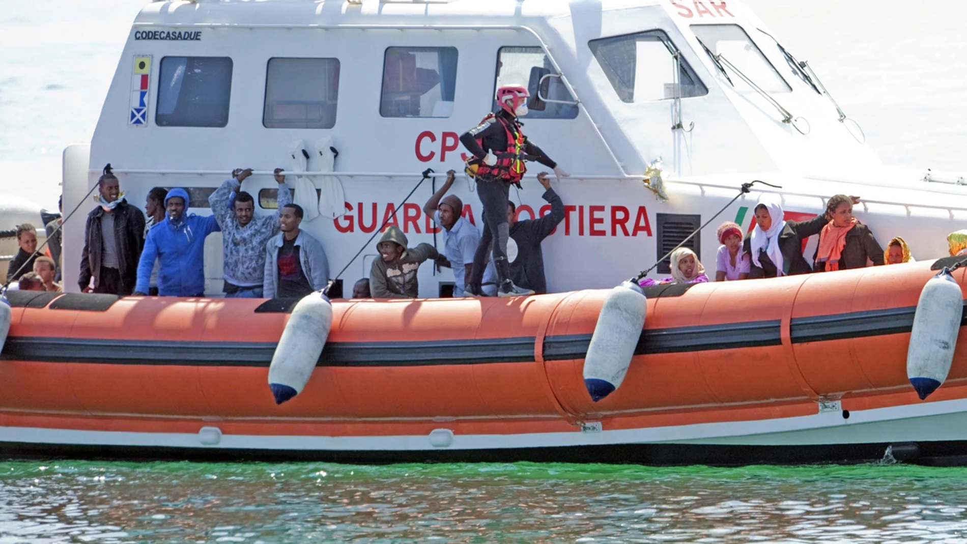 Un barco rescata a 92 inmigrantes en Lampedusa Un barco rescata a 92 inmigrantes en Lampedusa