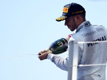 Hamilton gana el GP de Hungría