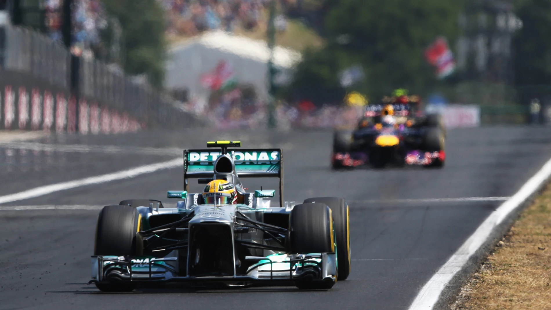 Hamilton, delante de Vettel