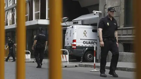 Un furgón de la Guardia Civil entra en la Audiencia Nacional Un furgón de la Guardia Civil entra en la Audiencia Nacional