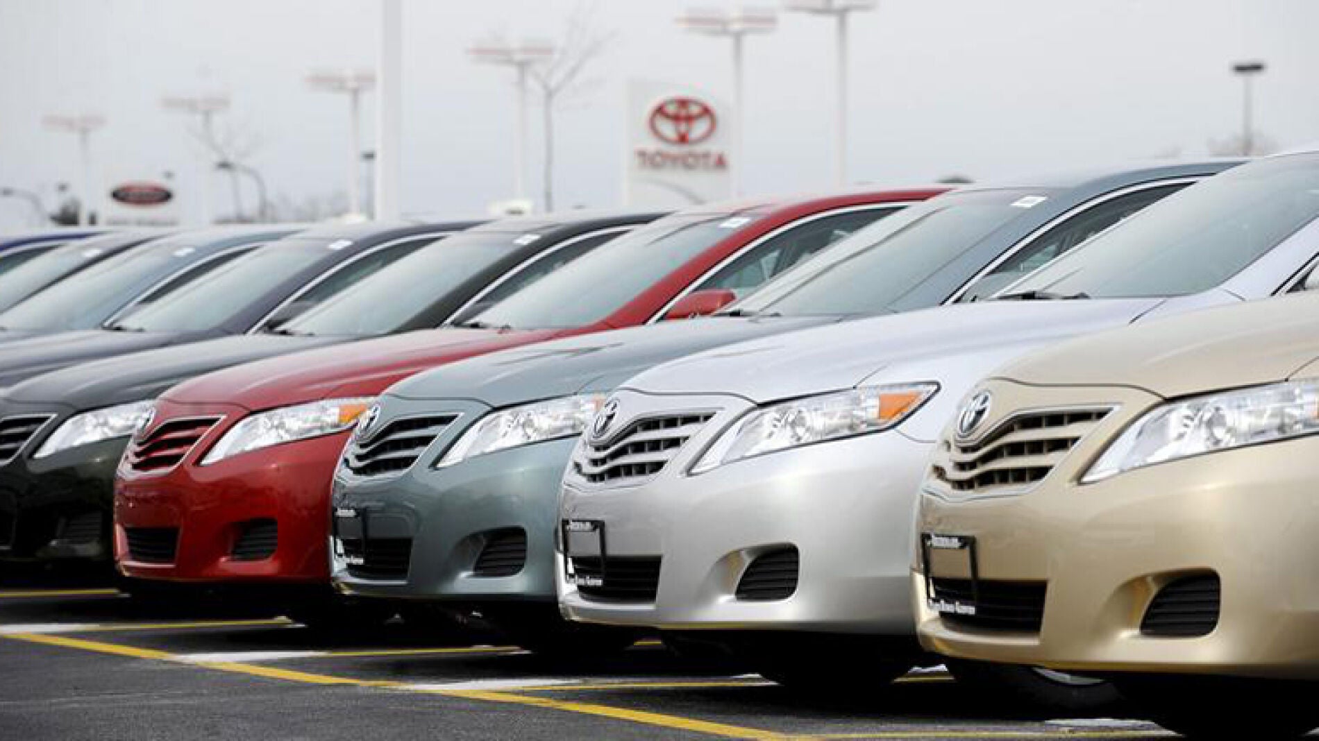 Veh&iacute;culos en un concesionario