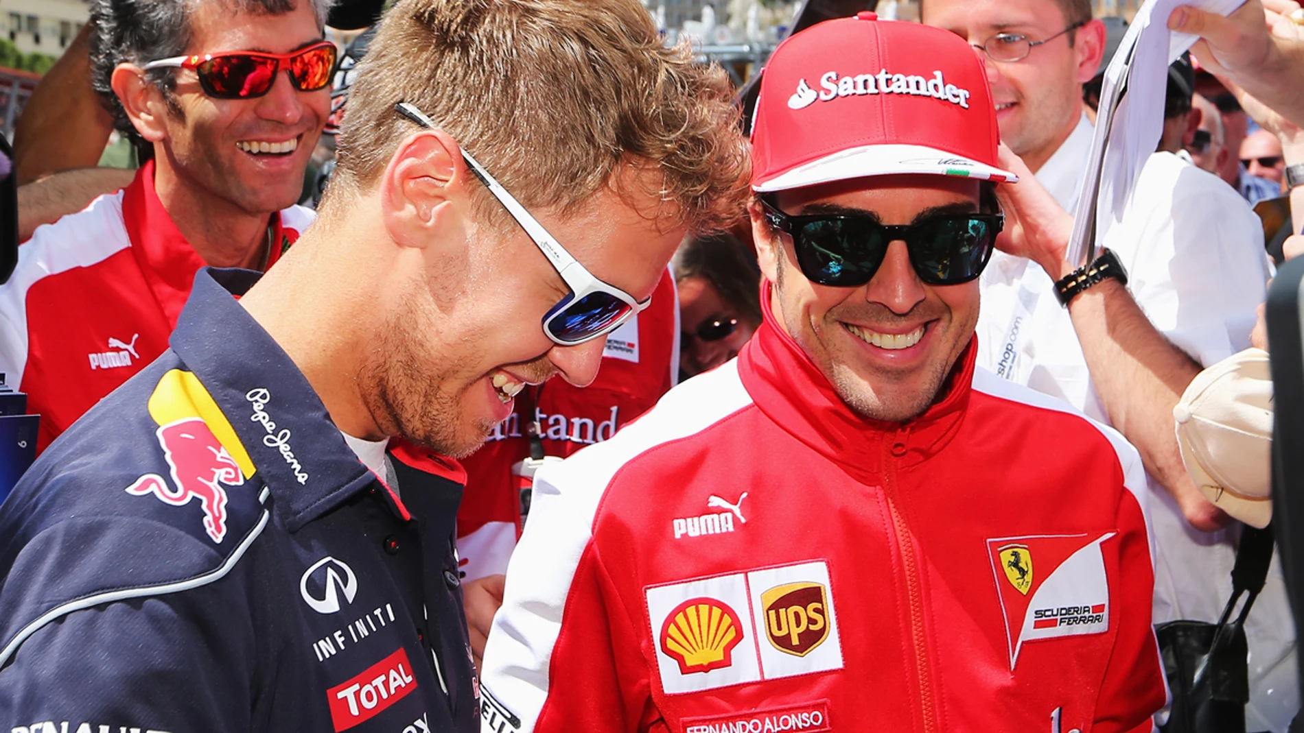 Vettel y Alonso, sonrientes