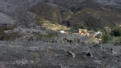 Pueblo en montaña. Pueblo en montaña.