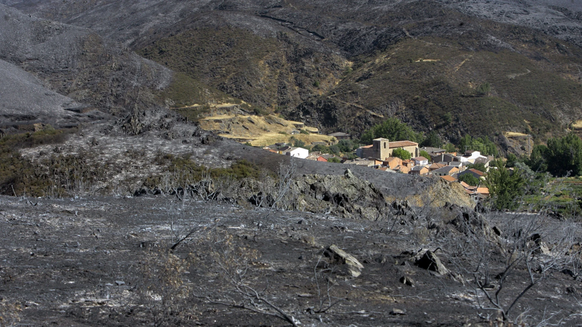 Pueblo en montaña. Pueblo en montaña.