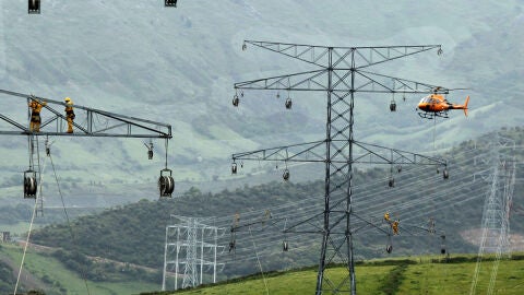 Labores de mantenimiento en un tendido el&eacute;ctrico