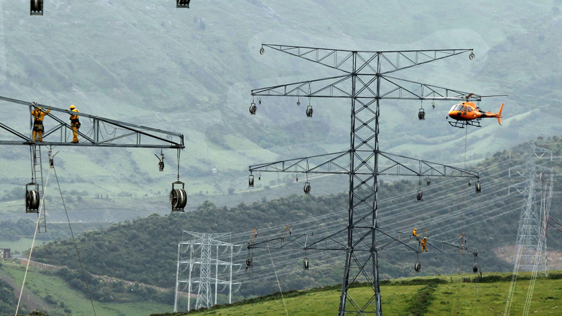 Labores de mantenimiento en un tendido el&eacute;ctrico