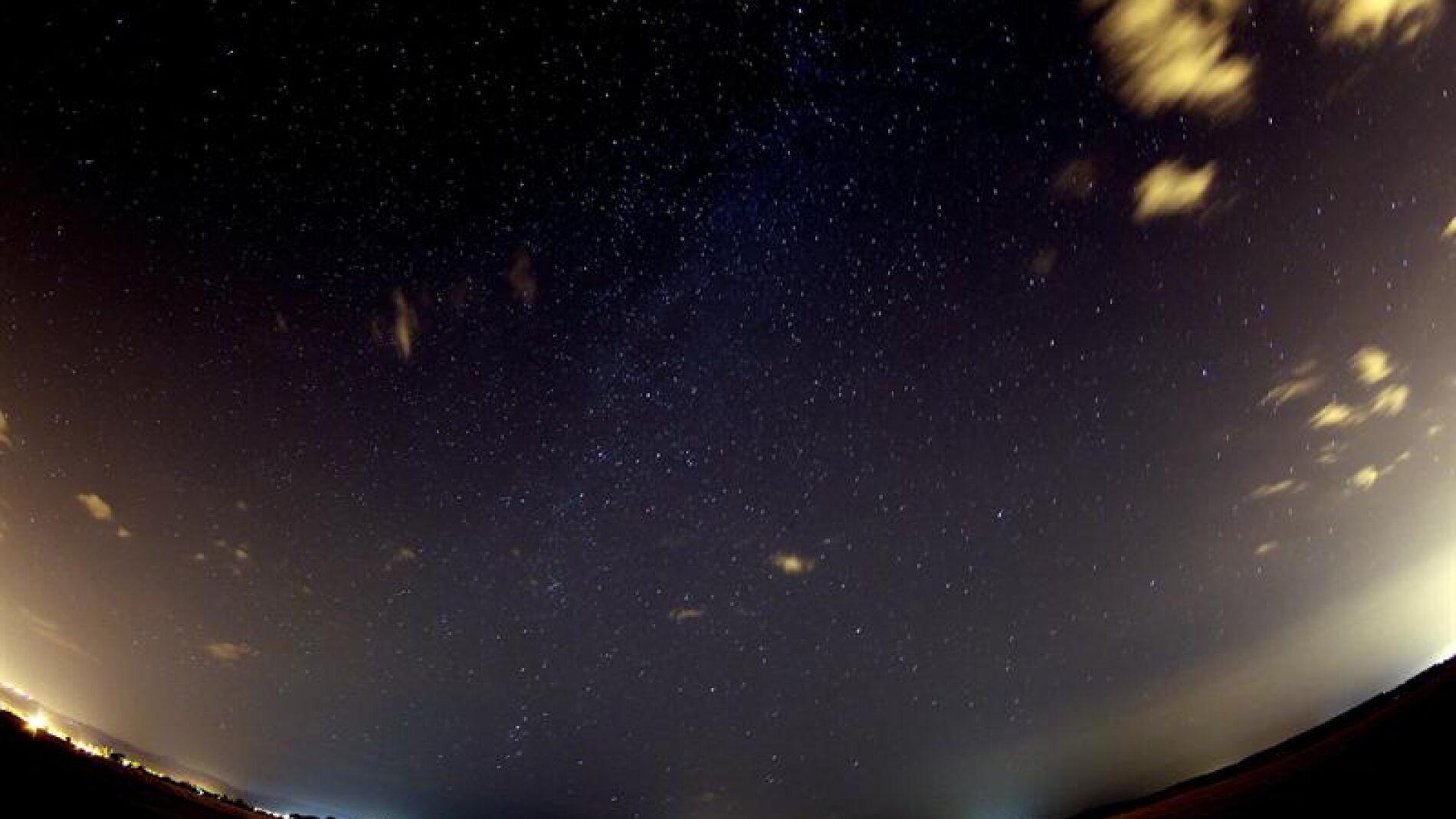 Vista desde Madrid de la m&aacute;s popular lluvia de estrellas del verano