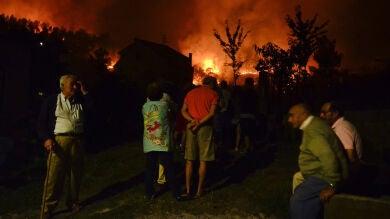 Controlado el incendio entre Lugo y Orense tras arder 500 hectáreas