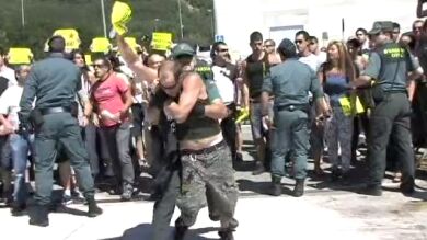 Tensión en el desalojo de una concentración de trabajadores en una fábrica en Navarra