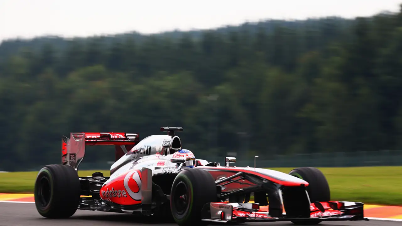 Jenson Button rueda con el McLaren