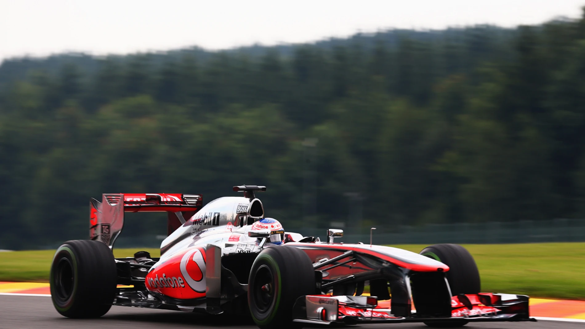Jenson Button rueda con el McLaren