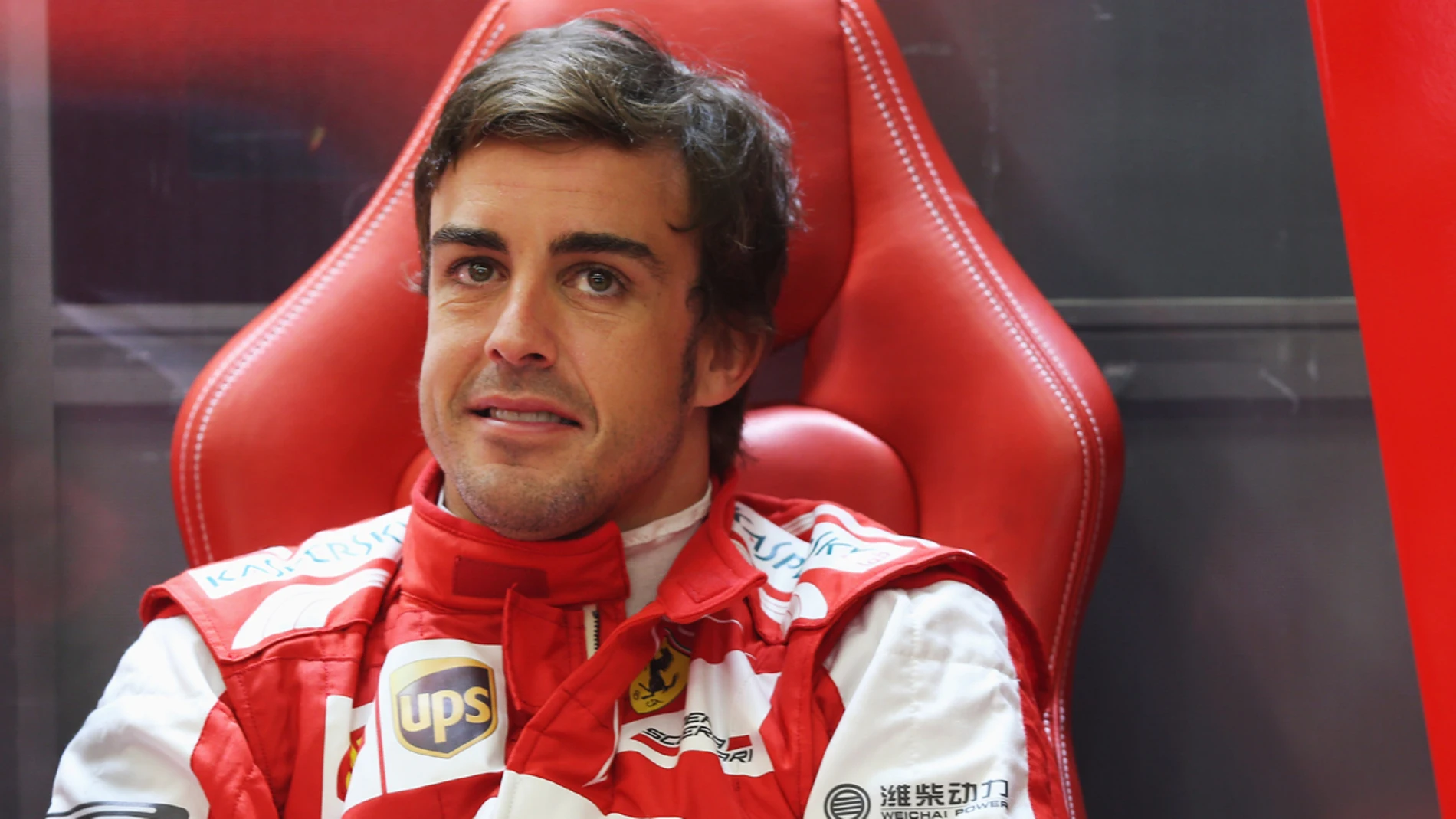 Alonso, en el box de Ferrari
