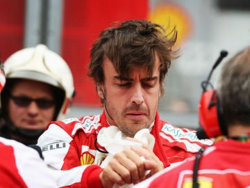 Alonso antes de la carrera de Spa