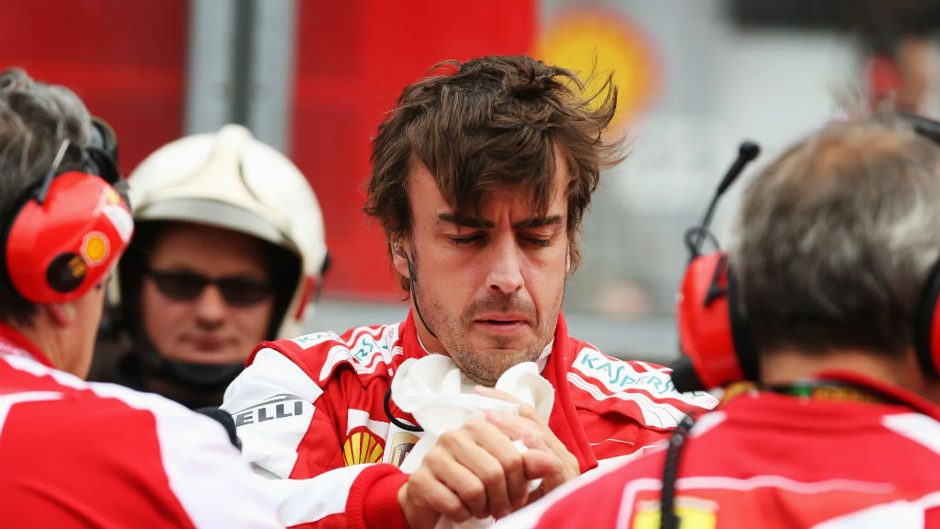 Alonso antes de la carrera de Spa