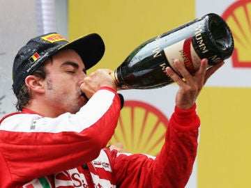 Alonso, en el podio del GP de Bélgica