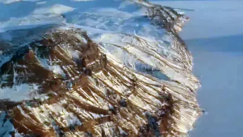 Descubren un cañón similar al del Colorado oculto bajo cientos de metros de hielo en Groenlandia Descubren un cañón similar al del Colorado oculto bajo cientos de metros de hielo en Groenlandia