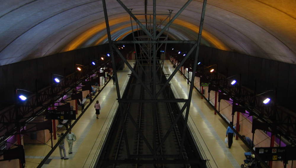 Estación de metro de La Pau, en Barcelona