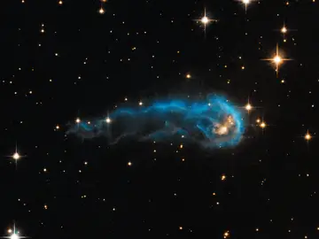 El telescopio espacial Hubble observa una 'oruga cósmica' El telescopio espacial Hubble observa una 'oruga cósmica'