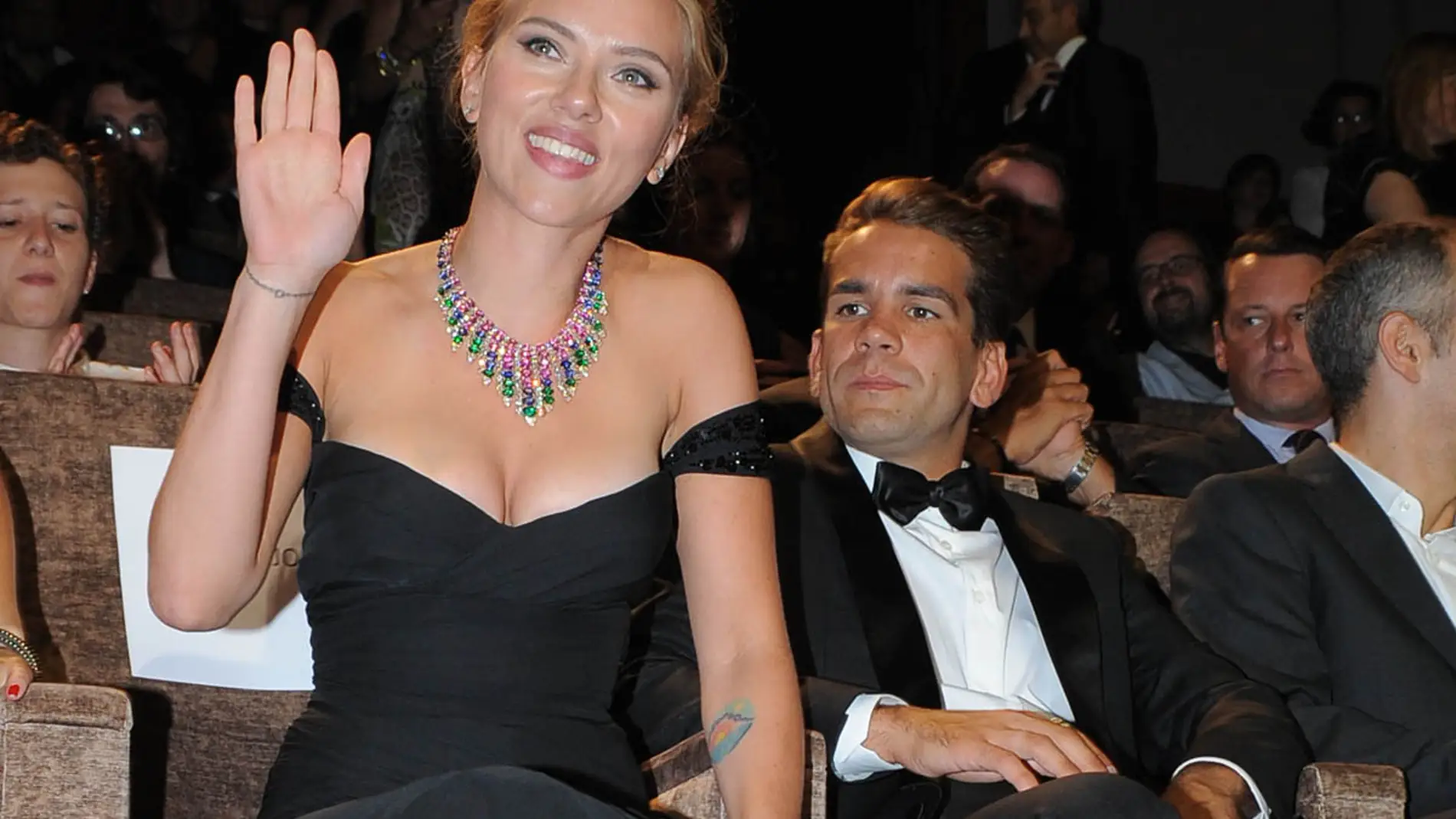 Scarlett Johansson y su prometido Romain Dauriac