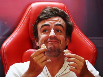 Alonso, gesticulante