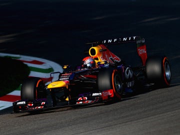 El RB9 de Vettel rueda en Italia