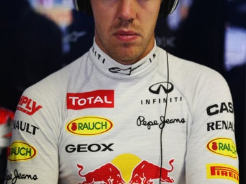 Vettel 'duerme' de pie