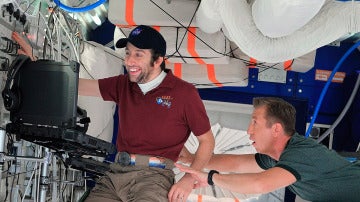 Howard en el espacio