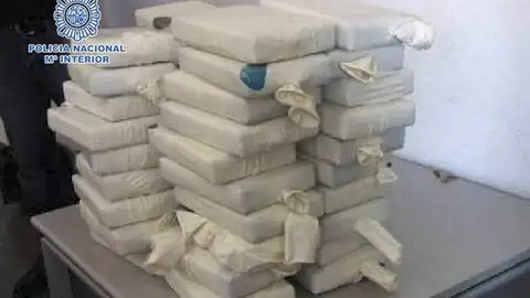 Alijo de droga incautado a la banda Alijo de droga incautado a la banda