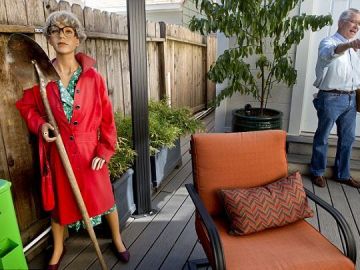 El maniquí de la asesina Dorothea Puente en su casa convertida en museo