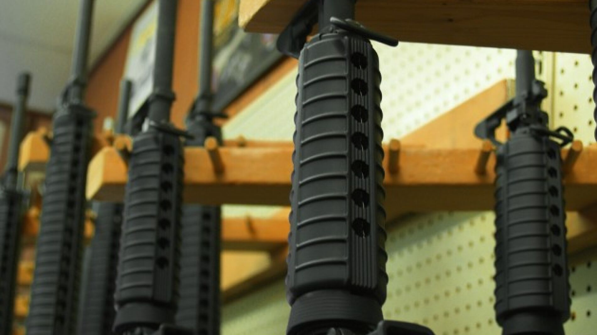 Fusiles en una tienda de armas