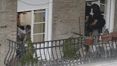 Detenido el hombre atrincherado en Murcia Detenido el hombre atrincherado en Murcia