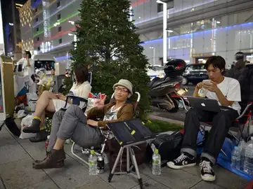 Colas en Tokio para adquirir el nuevo iPhone Colas en Tokio para adquirir el nuevo iPhone