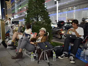 Colas en Tokio para adquirir el nuevo iPhone Colas en Tokio para adquirir el nuevo iPhone