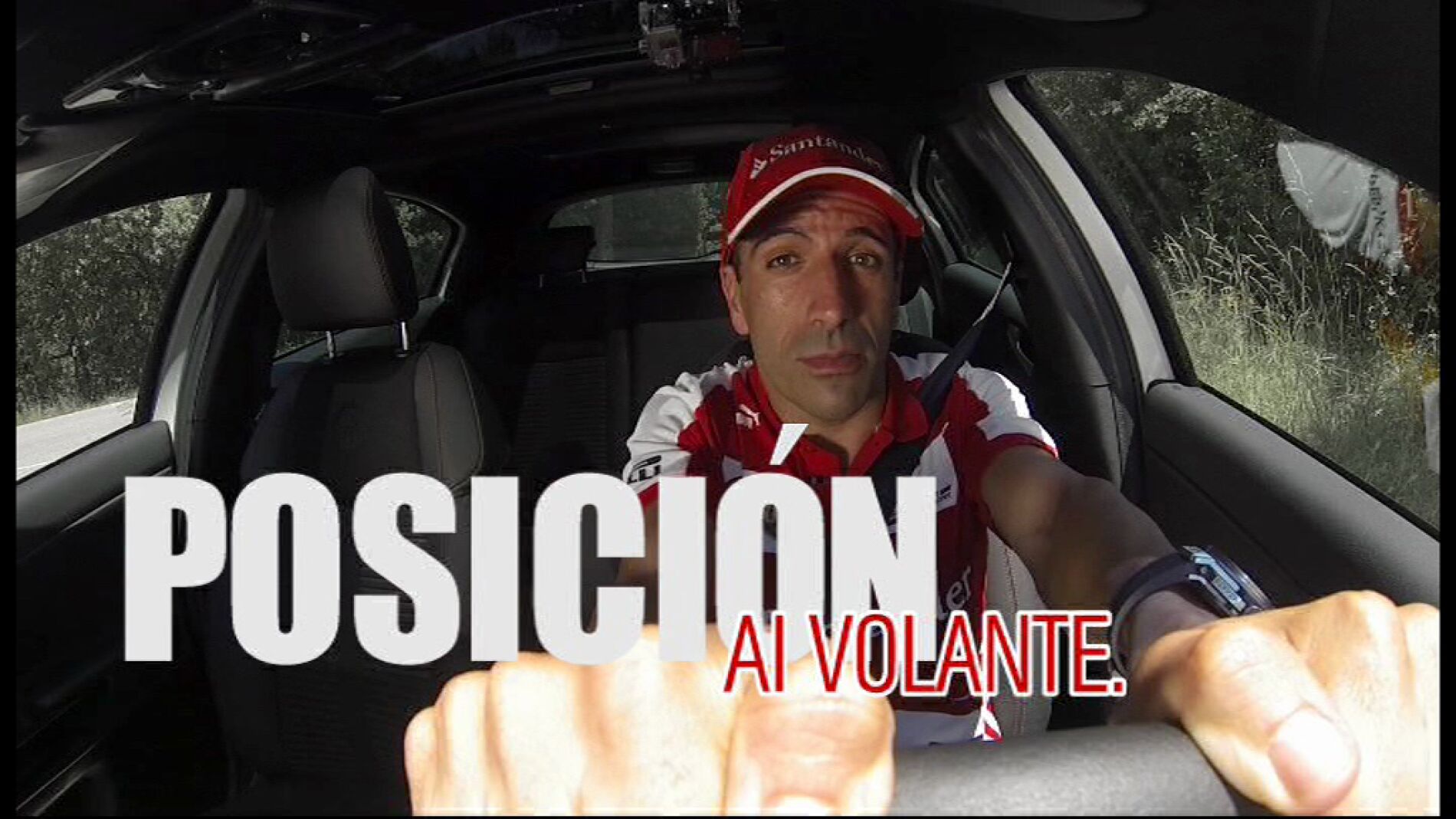 Posici&oacute;n de las manos al volante