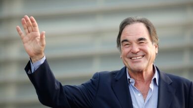 Oliver Stone dice que Aznar fue 