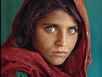Pakistán, 1984. Sharbat Gula, la niña afgana Pakistán, 1984. Sharbat Gula, la niña afgana